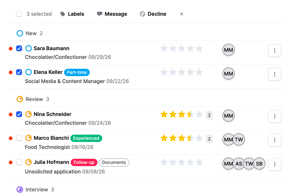 Applicant overview on Jobmaps with three selected applications and the bulk actions labels, message and decline