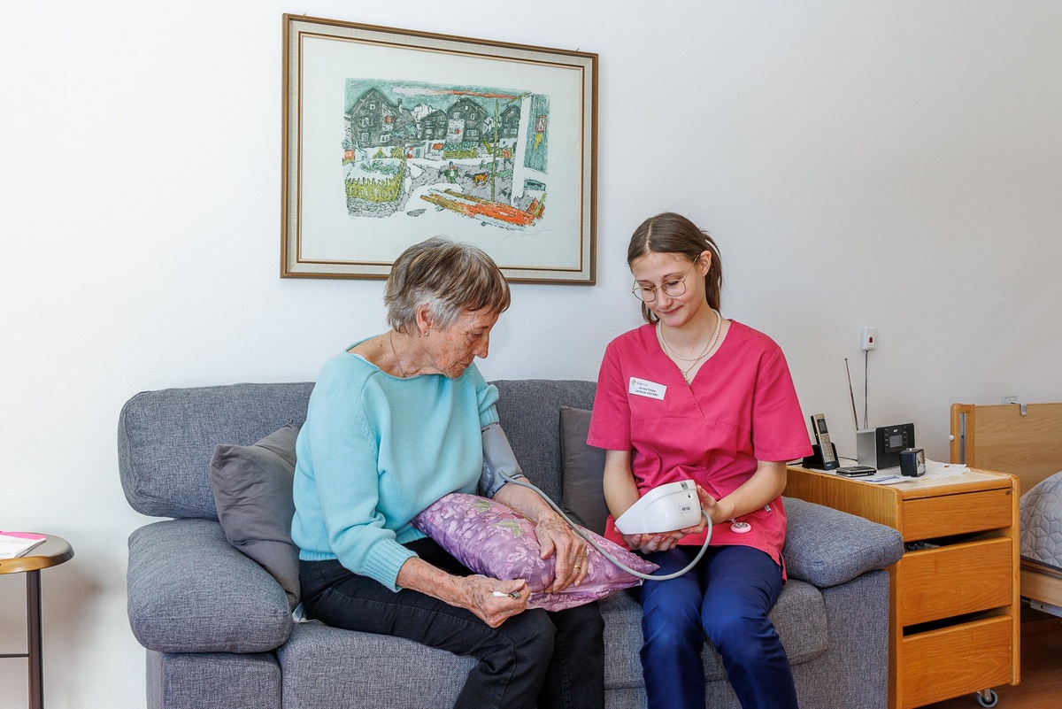 Pflegehelfer/in, Assistent/in Gesundheit und Soziales EBA